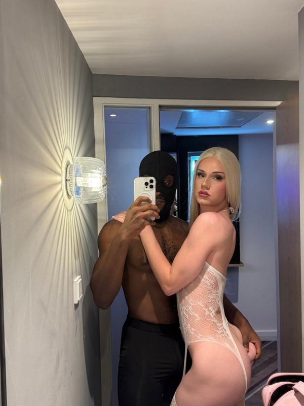 220485 - Black Cock Gallery